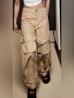 NWT Zara Oversized Wide-Leg Cargo Pants in Khaki - Casual Utility Style